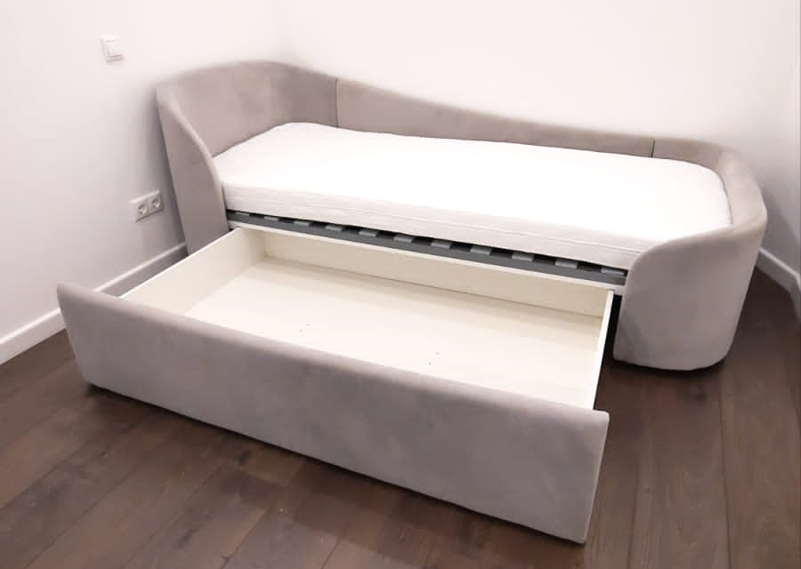 Диван-кровать KIDI Soft с низким изножьем 90*200 см R антивандальная ткань (серый)